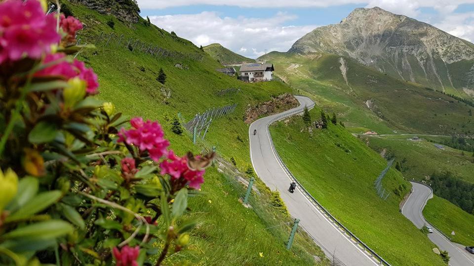 Enzianhuette Berggasthaus San Leonardo in Passiria Eksteriør bilde